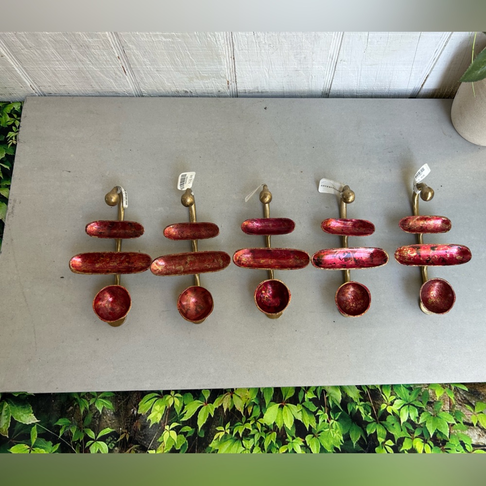Anthropologie Red
Gold /red Tone Wall Art Hook=   5 NEW